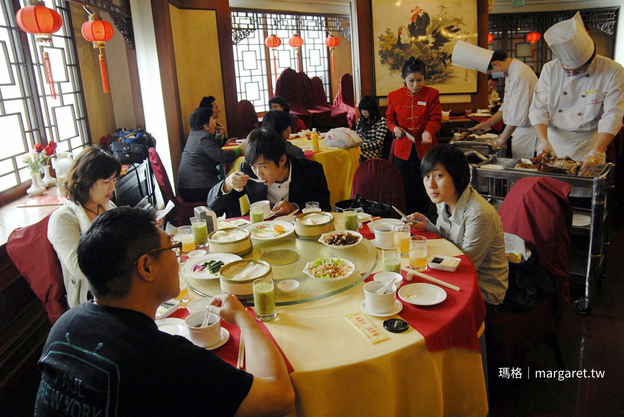 全聚德王府井店五人合菜，北京烤鴨上桌實況。