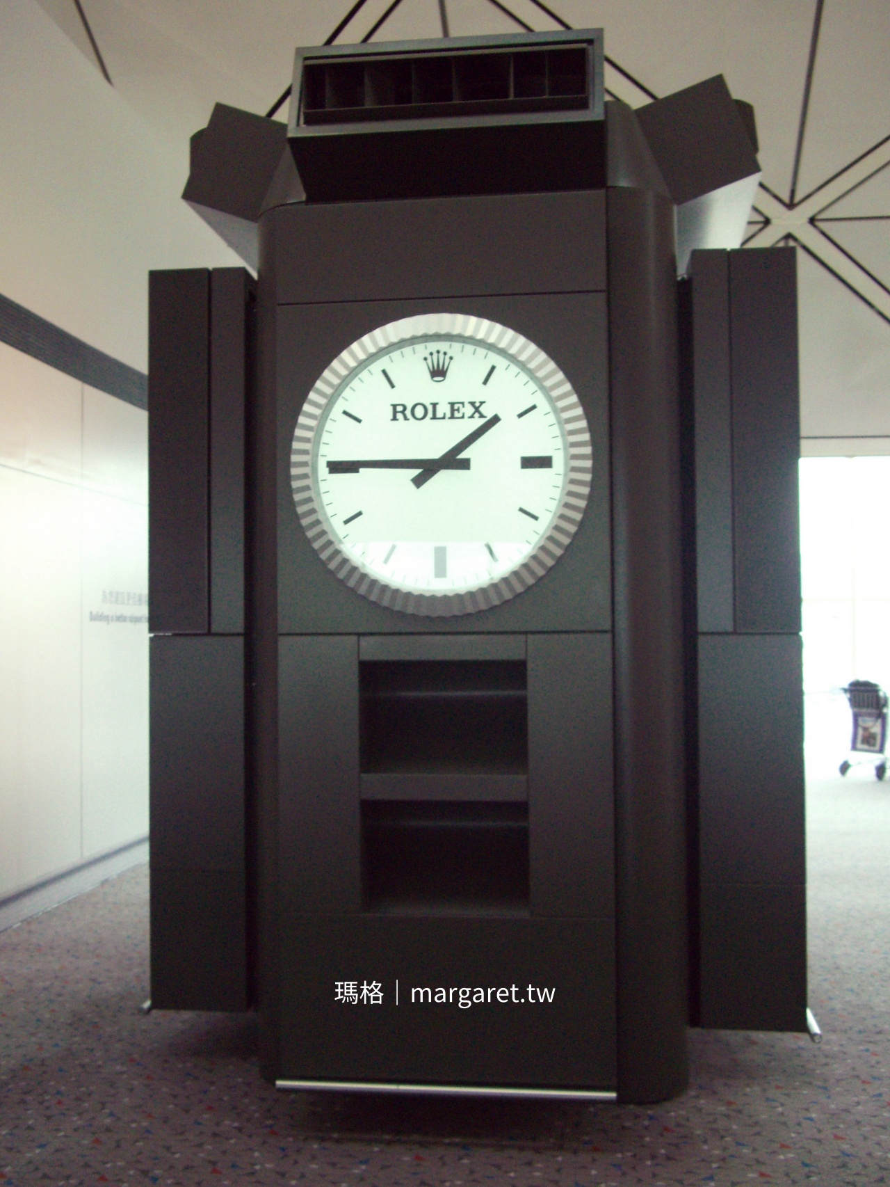 北京機場勞力士座鐘。