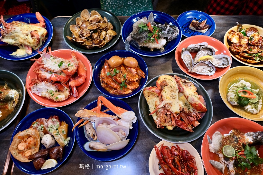 自助山現點現煮生猛海鮮吃到飽。澳門最大規模百匯餐廳｜18區主題美食。600道多國佳餚