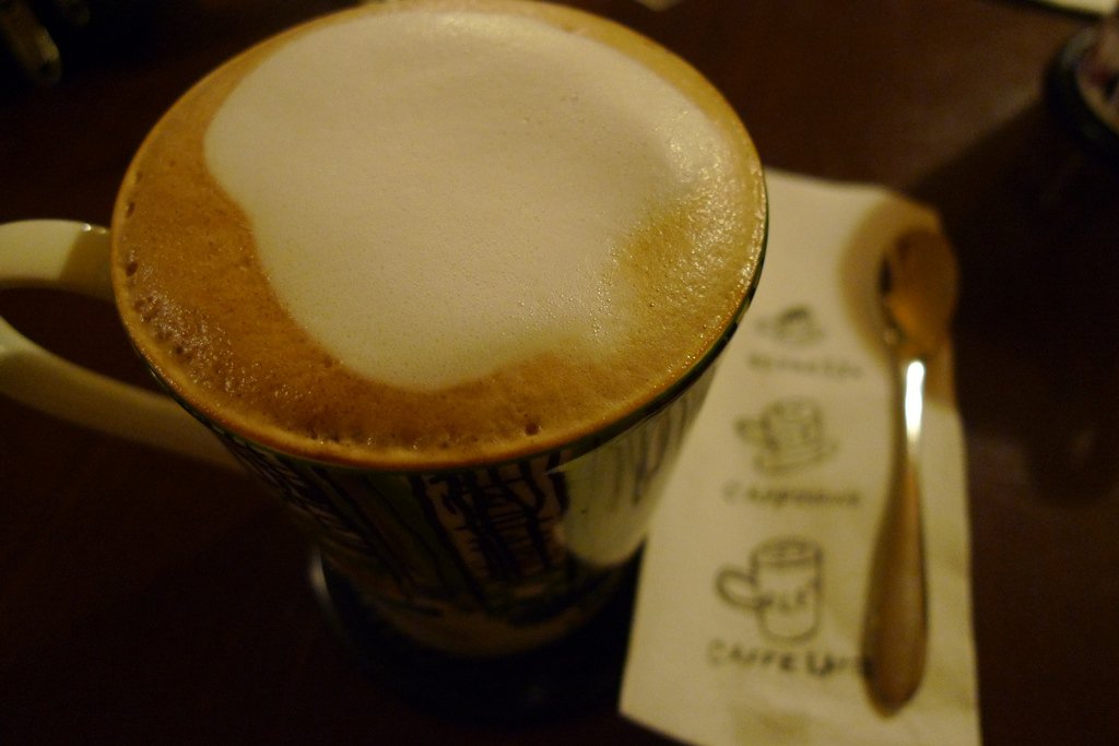 OLE’ CAFE’ 歐雷咖啡。香醇的拿鐵｜中華開發人氣老字號
