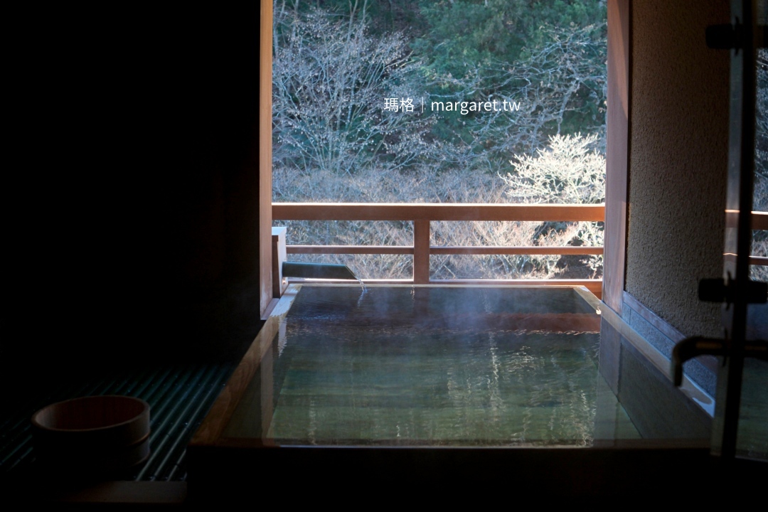 群馬縣 四萬溫泉 豐島屋木造旅館與溪谷景觀