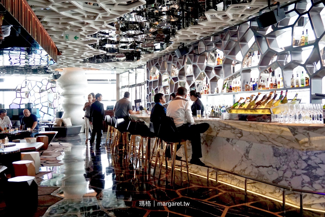 OZONE Bar。最接近天空的酒吧｜到麗思卡爾頓酒店頂樓喝一杯感受香港