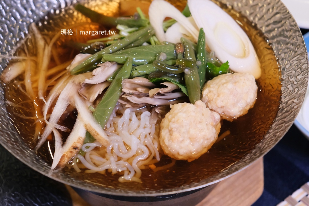 秋田水澤溫泉一泊二食。Cerulean Resort Aoni 蔚藍度假村｜可遠眺田澤湖的展望室