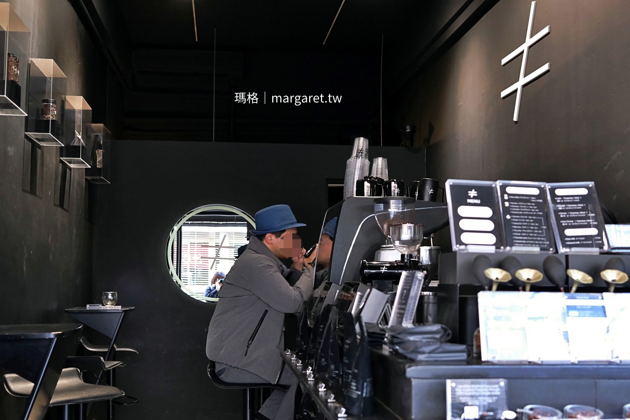 NOTEQUAL COFFEE 全黑極簡吧台設計 大阪本町精品咖啡館室内空間