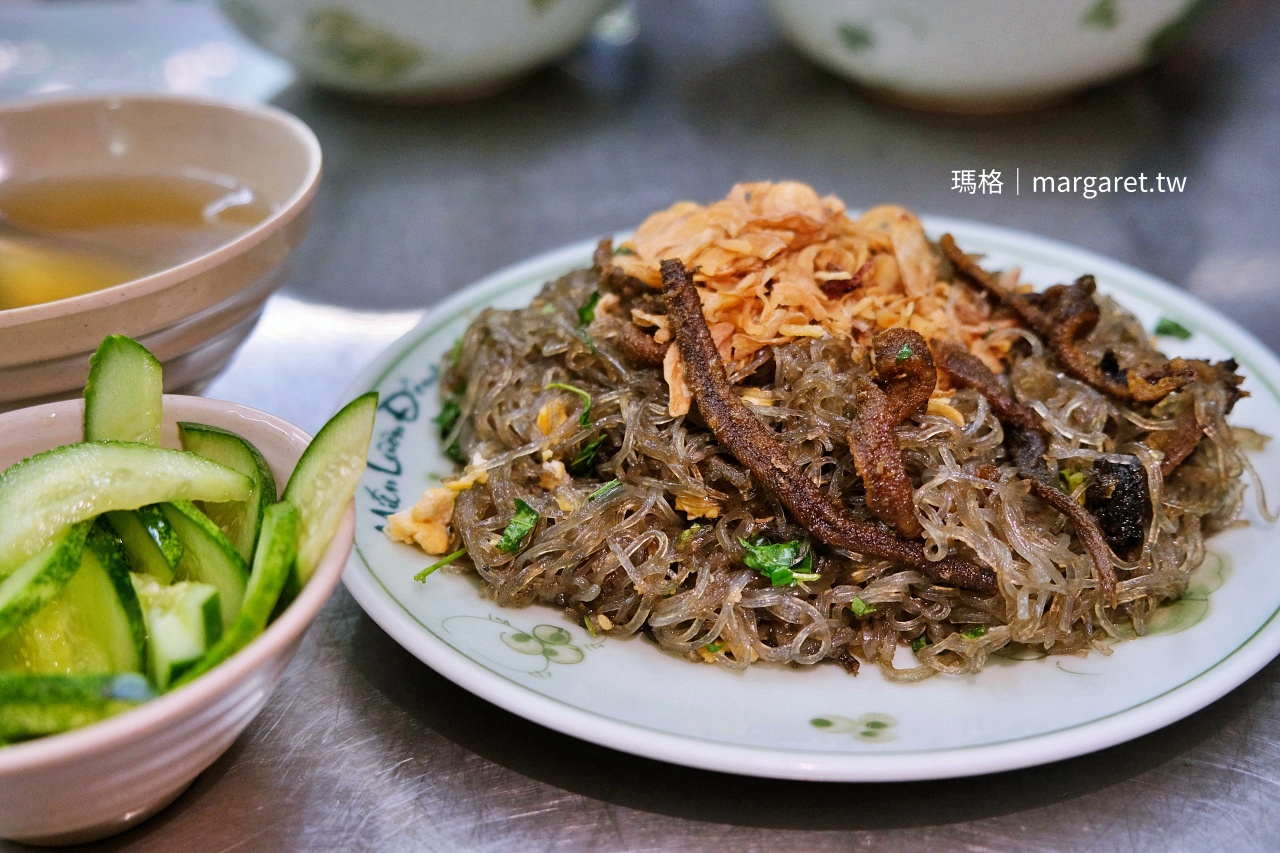 河內特色小吃脆鱔炒冬粉｜太和街 Miến Lươn Đồng，第一次見到灰色冬粉