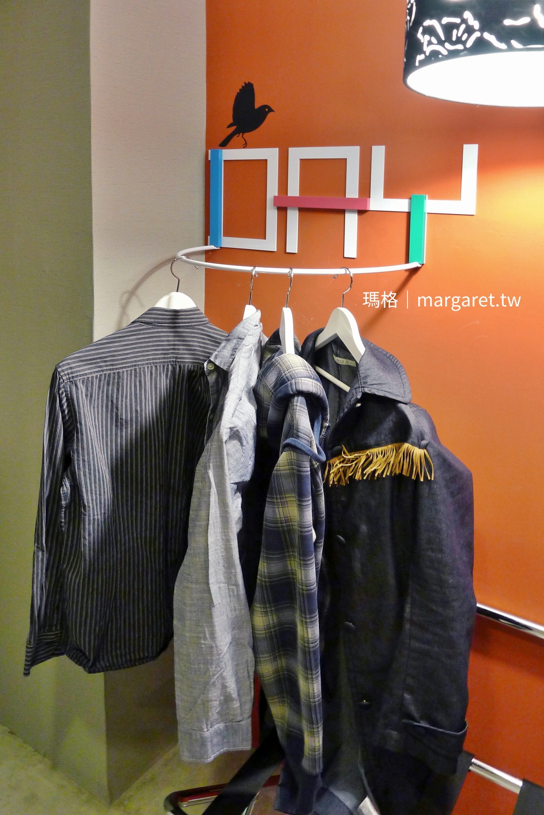 承億文旅淡水吹風四人房衣架。