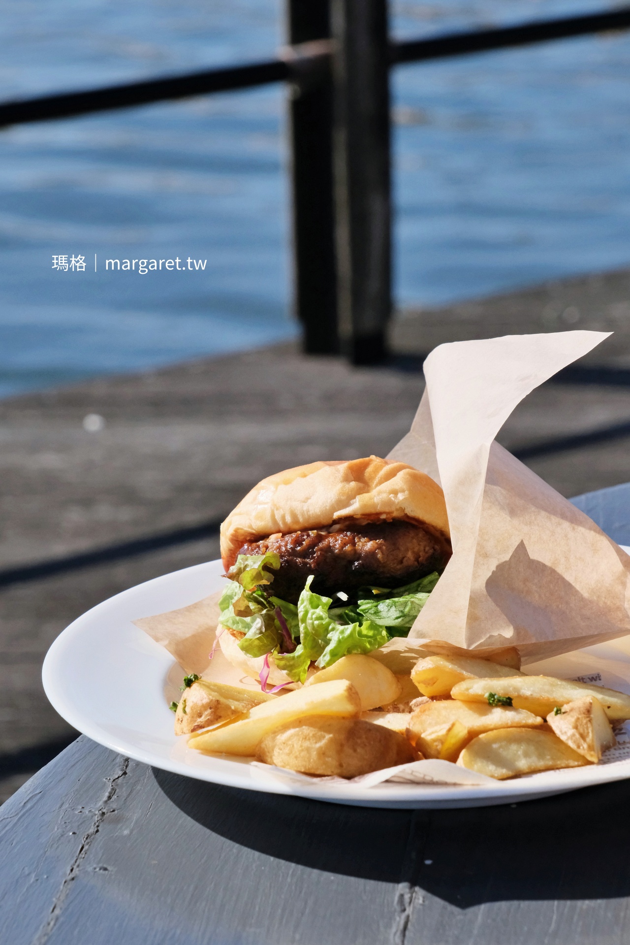 鳥取湯梨濱町Café ippo湖景餐廳的漢堡輕食。