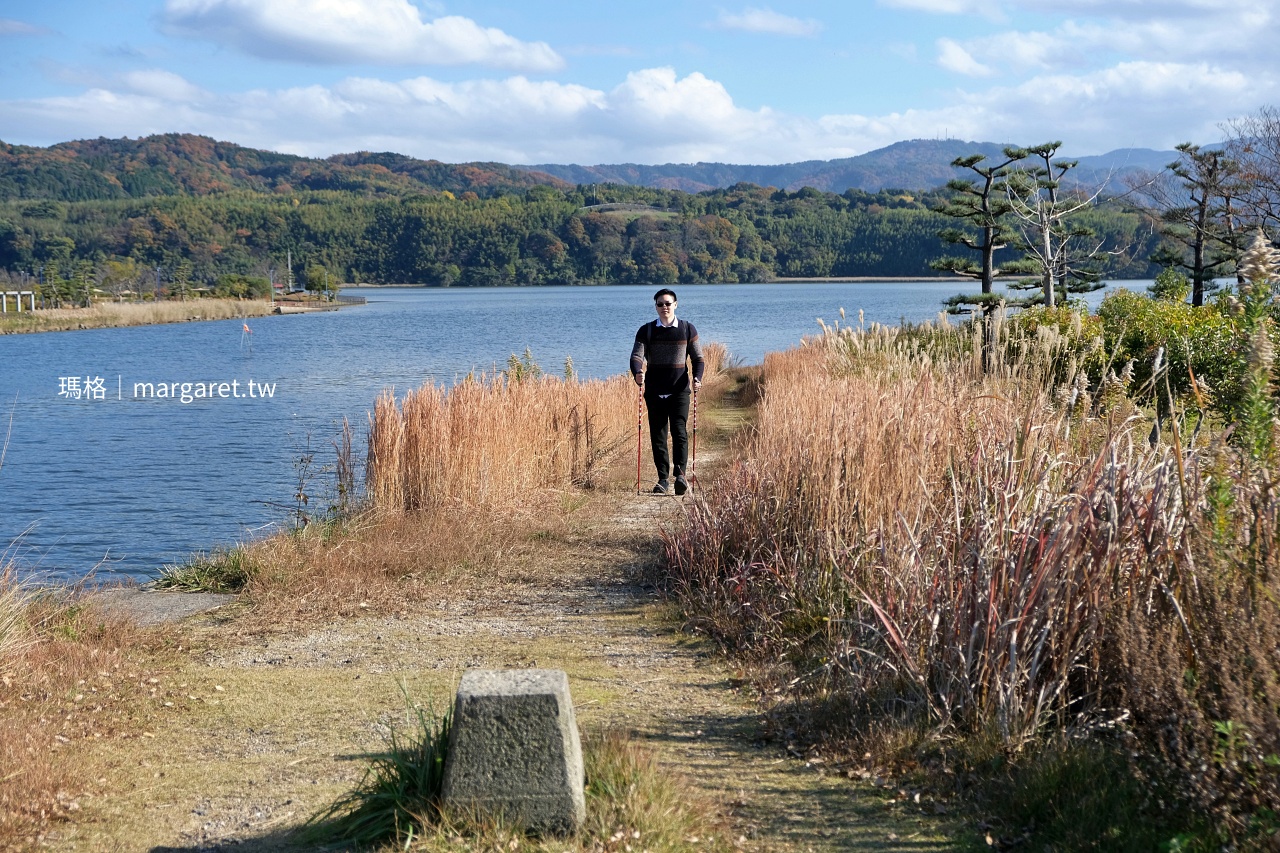 鳥取線湯梨濱町東鄉湖湖畔風光，環湖步道約12公里，是北歐式健走的好地方。