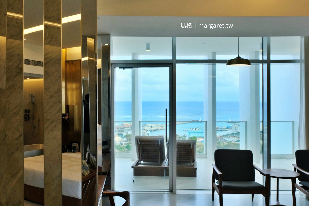 風華酒店海景房大面落地窗設計，恆春半島山海景觀。