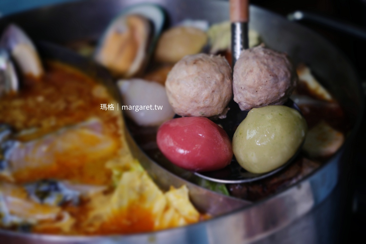 「老丸家極致鍋物」供應嘉楠貢丸水晶圓餃，雲嘉地區特色火鍋料。