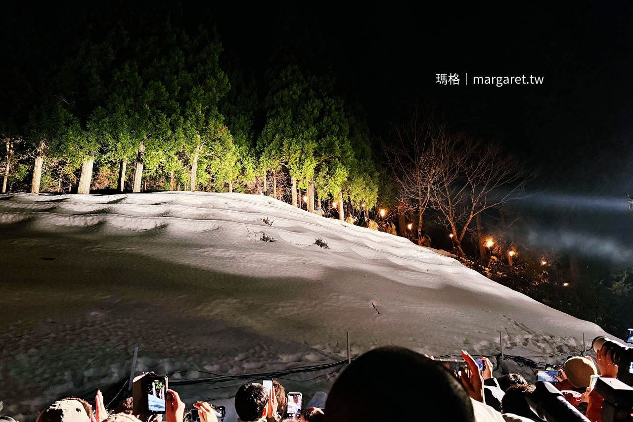 生剝鬼舉火把從雪山走下 柴燈祭最高潮