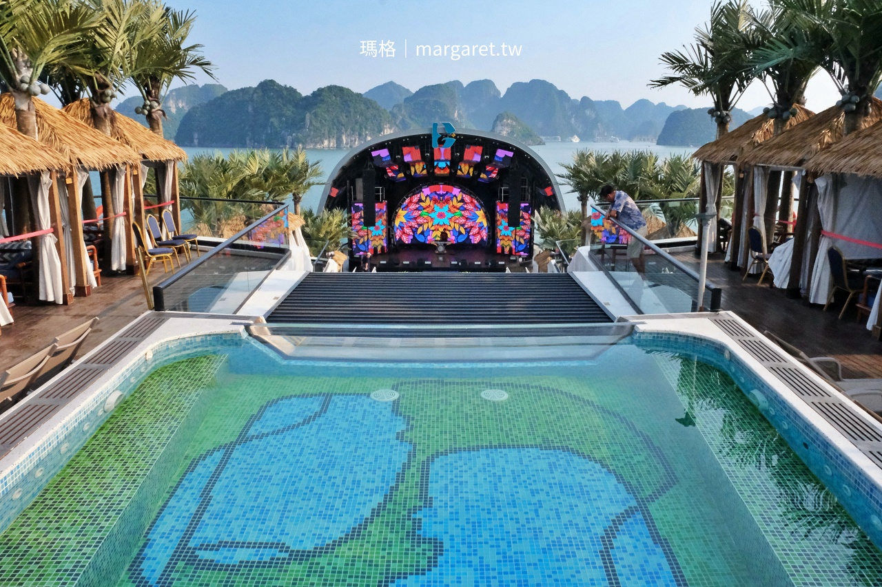 下龍灣 海豚號遊船甲板景致