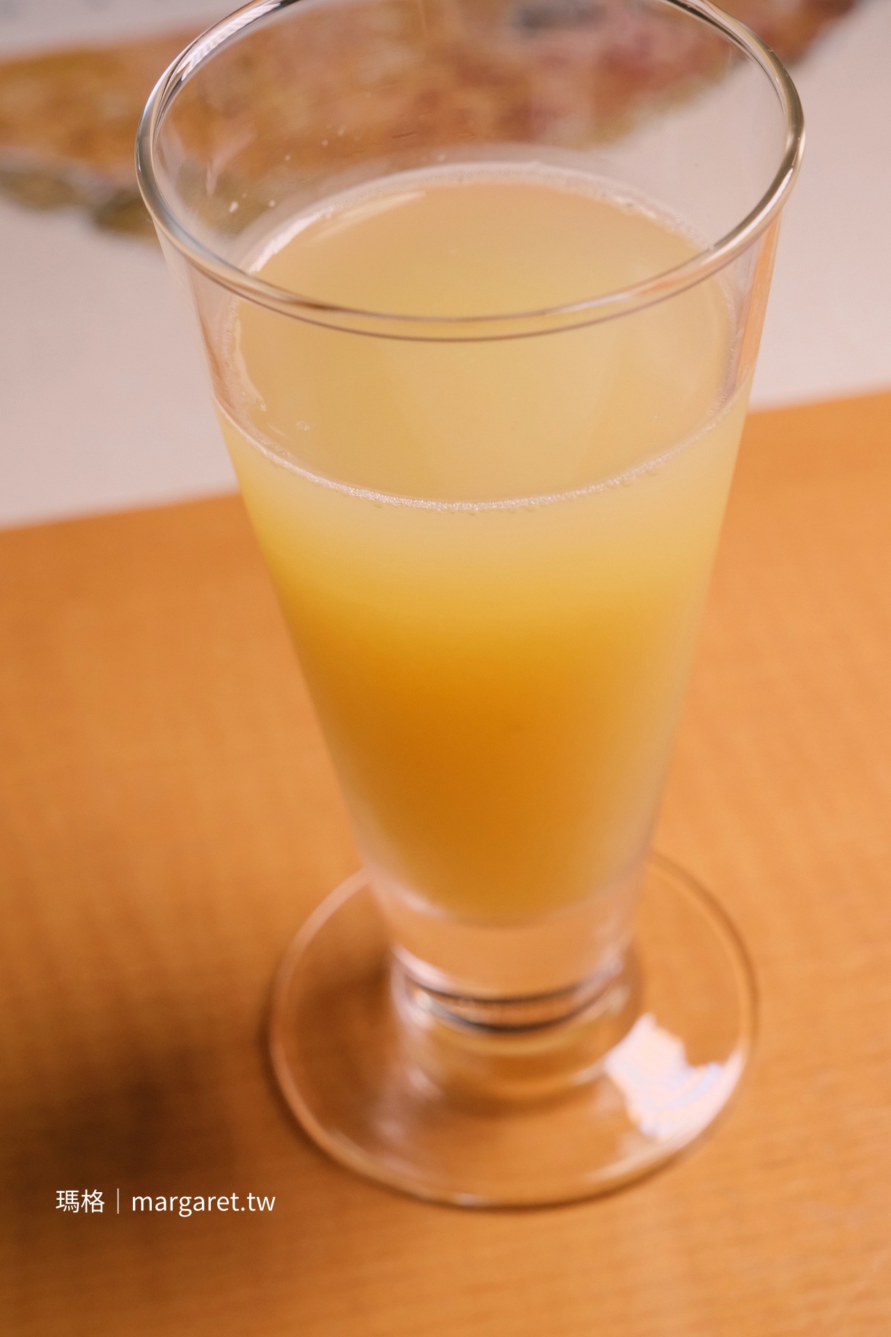 割烹かめ清秋田產蘋果汁，清甜芬芳。