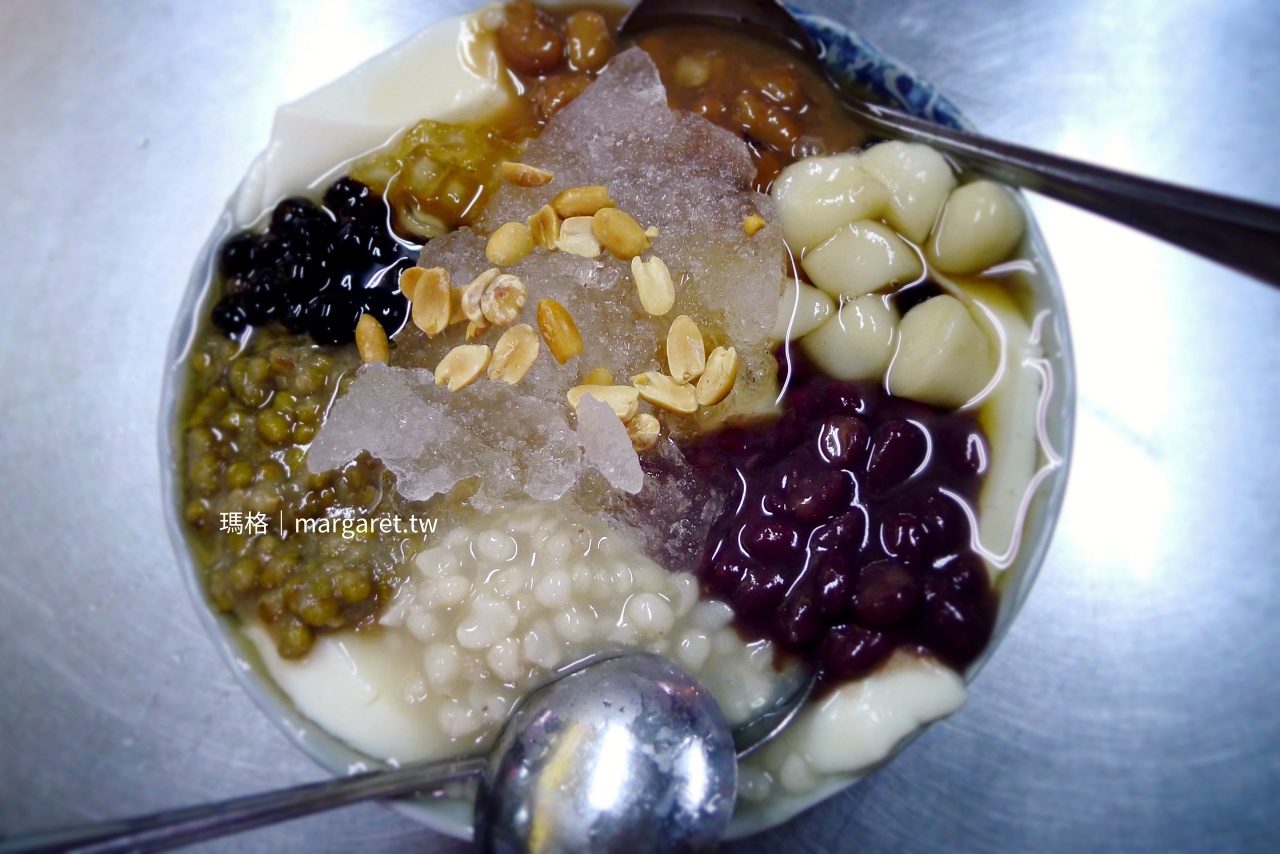 台南冰鄉經典八寶豆花 豐盛配料的傳統台南甜品