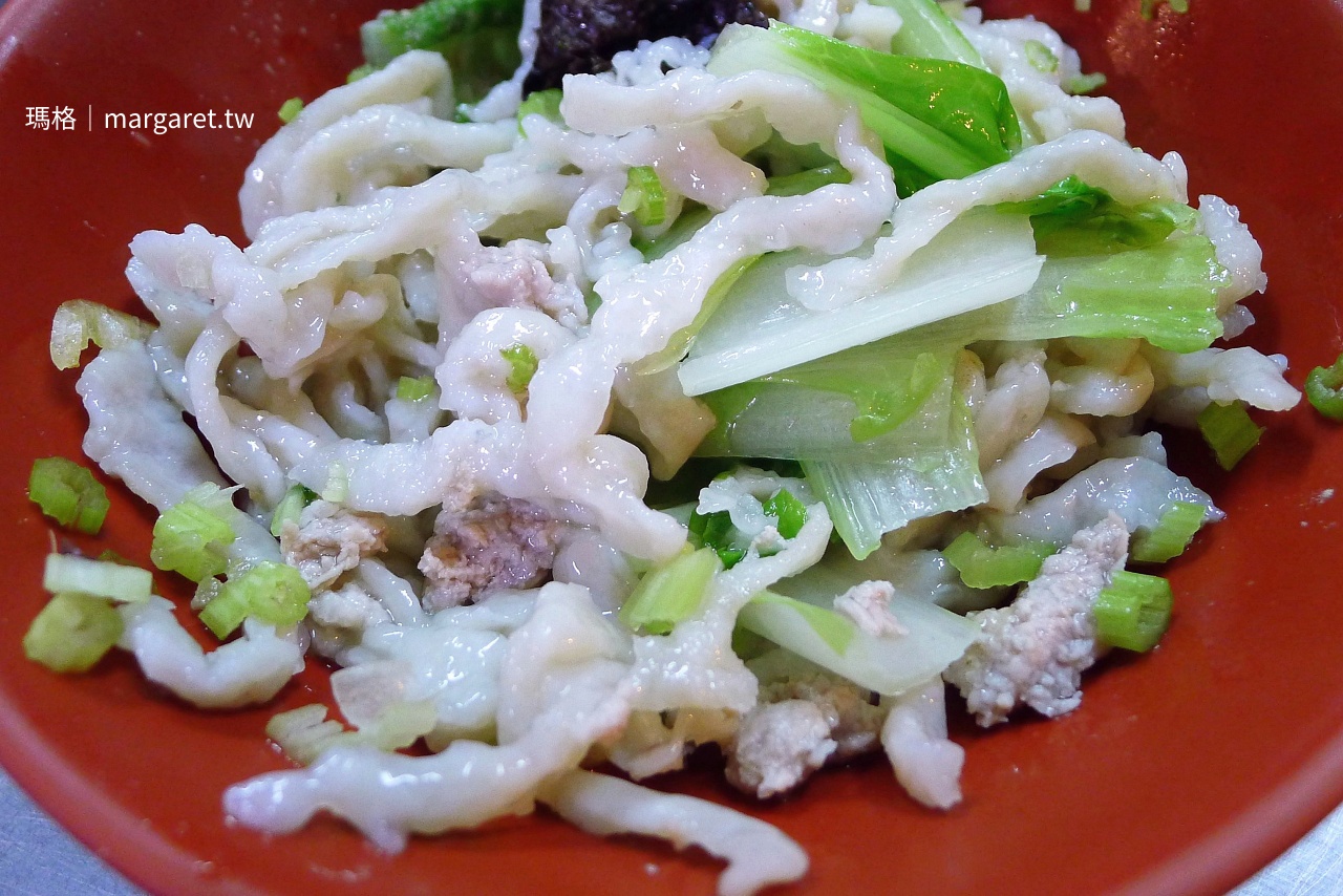 台南卓家汕頭魚麵 魚麵湯品全貌樸實古早味碗裝上桌
