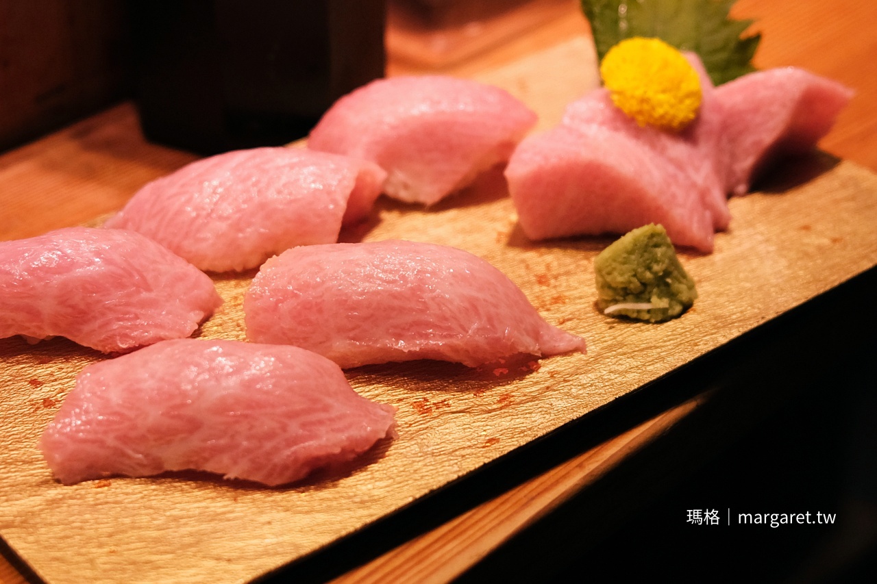 大阪黑門市場排隊名店。黒銀鮪魚屋（まぐろや黒銀）｜特價吃到頂級部位金三角真是太幸運了