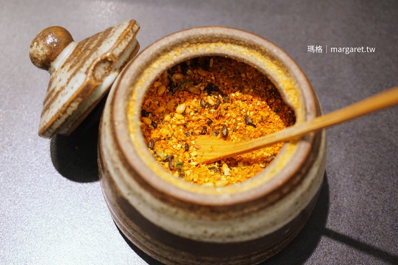 さぬき麺業 兵庫町本店 桌上的七味粉