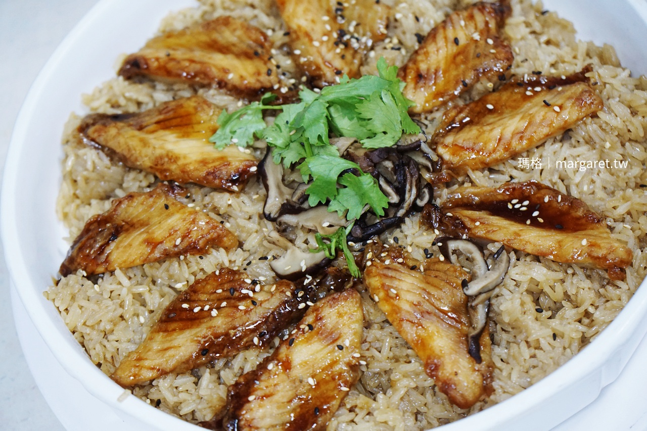 友信海鮮餐廳用餐。深澳漁港美食｜雨中的酋長岩、無緣的象鼻岩