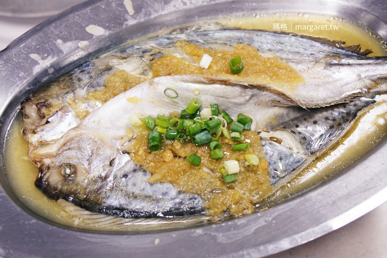 友信海鮮餐廳用餐。深澳漁港美食｜雨中的酋長岩、無緣的象鼻岩