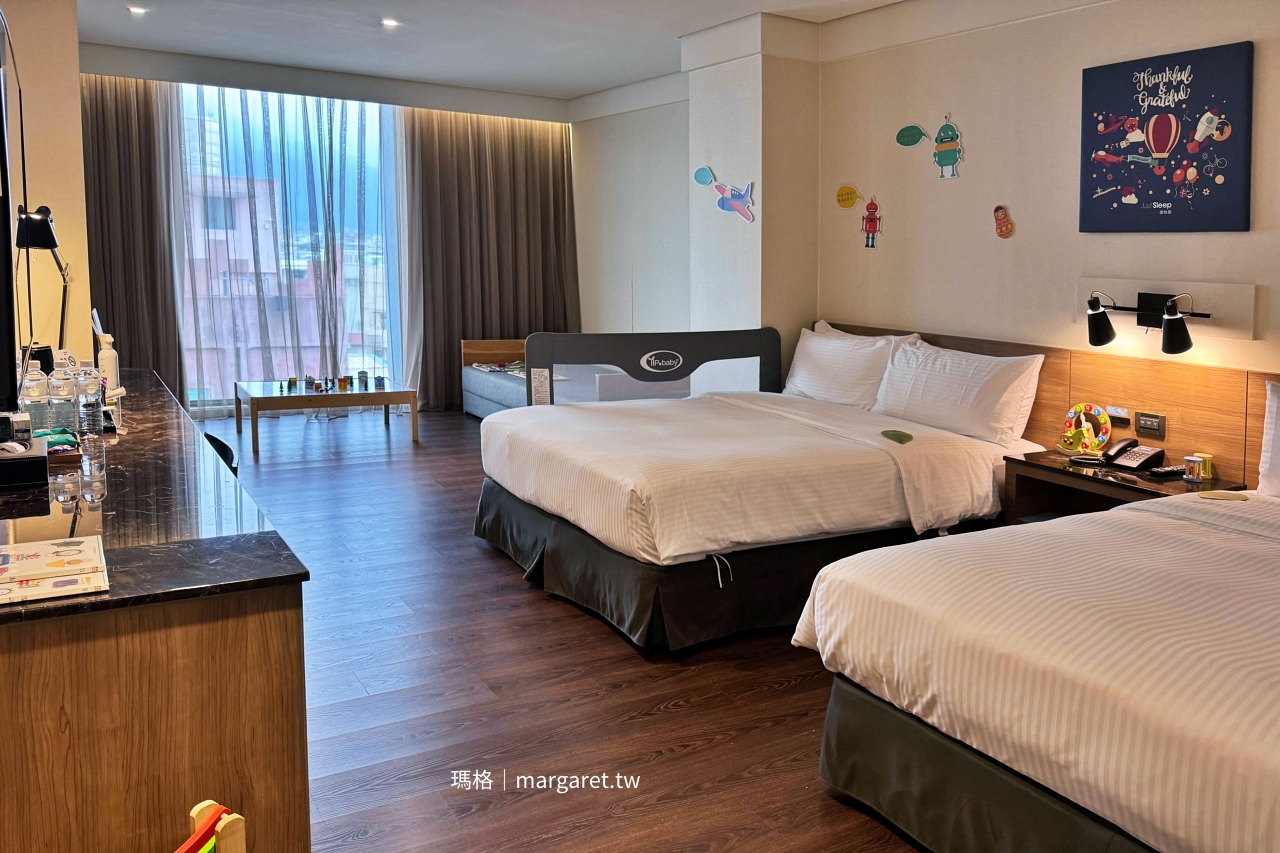 Just Sleep捷絲旅。花蓮中正館｜前身為美琪飯店。戲院播映室變身懷舊漫畫圖書室