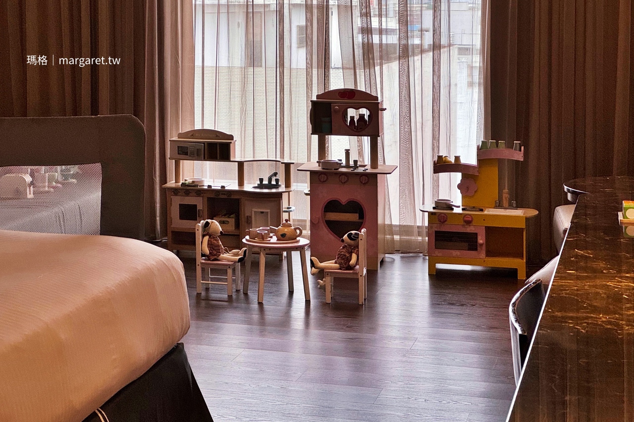 Just Sleep捷絲旅。花蓮中正館｜前身為美琪飯店。戲院播映室變身懷舊漫畫圖書室