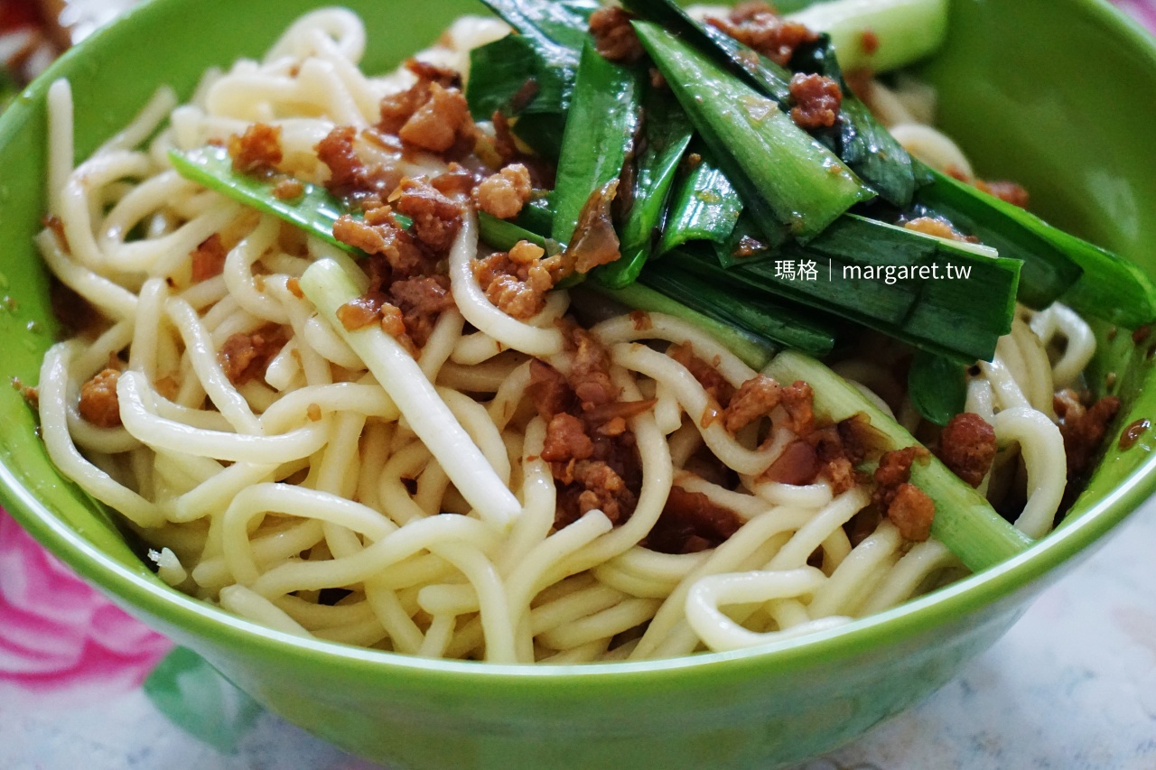 集集無名麵店黃麵湯麵一碗，在地口味軟嫩麵條搭配肉燥。
