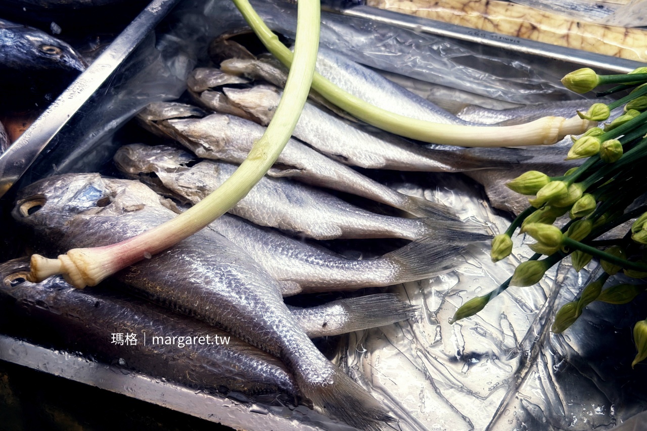 嘉義西門小吃 冷藏食材櫃與現點現做攤位