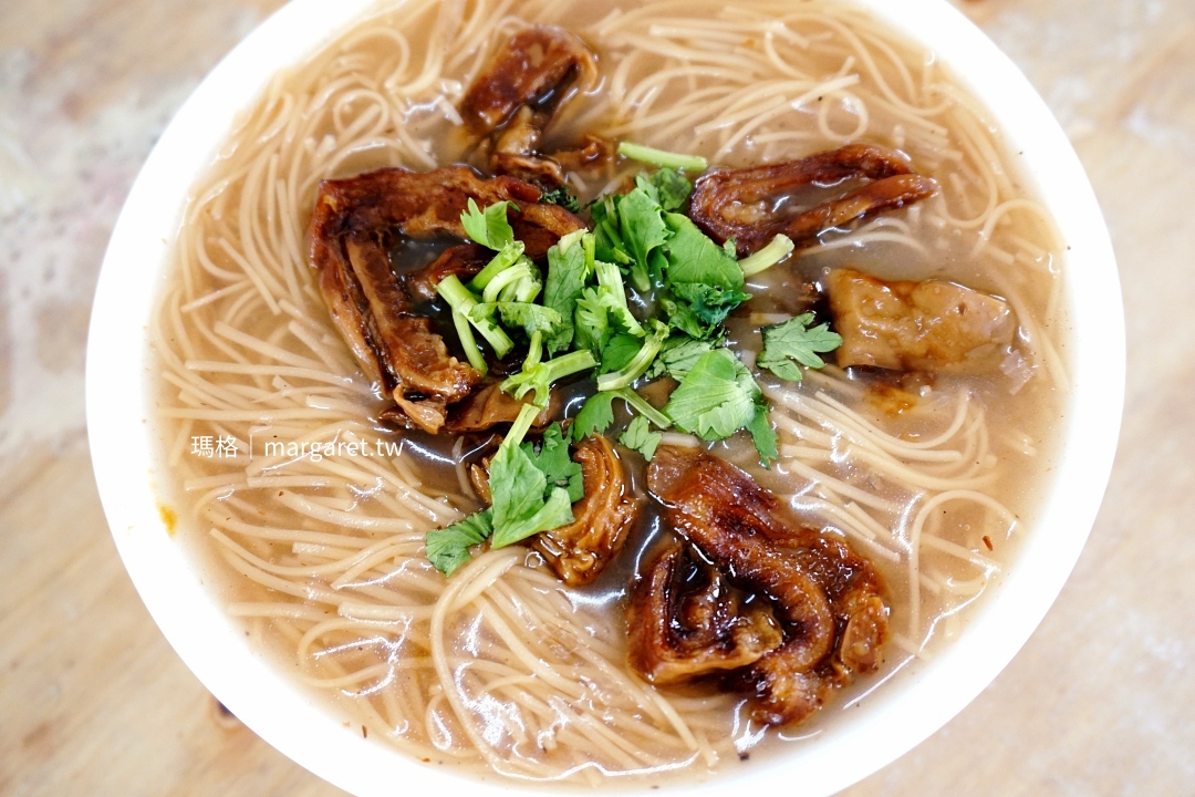 花蓮海岸路美女臭豆腐，另一招牌餐點「大腸麵線」。