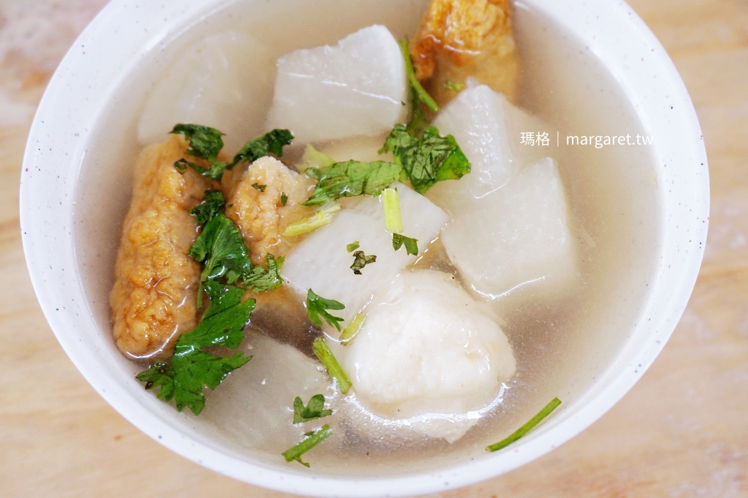 花蓮海岸路美女臭豆腐，湯頭清甜的關東煮。