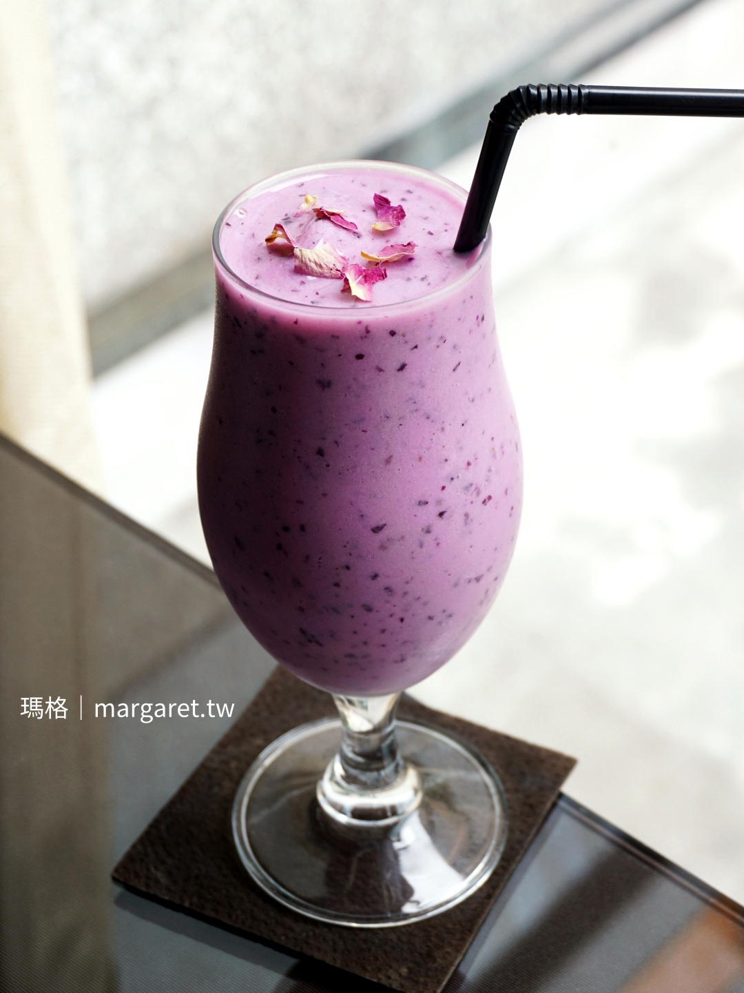 花蓮Anna Coffee以新鮮水果做的優格。