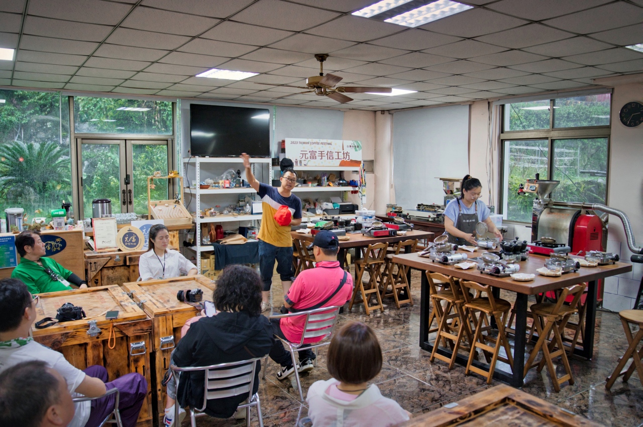 雲林山林慢旅：大草嶺觀光圈二日遊｜樟湖茶境、石壁奇景、森林療癒基地