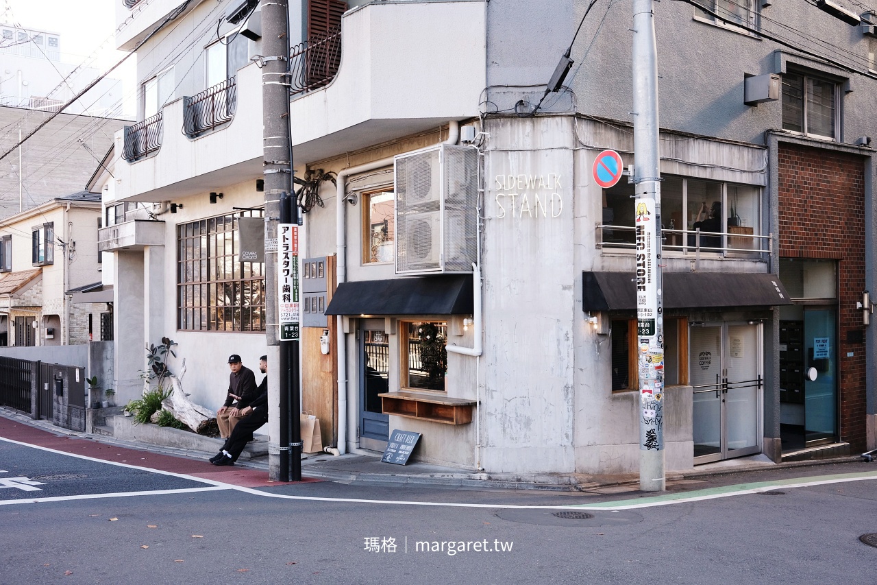 Sidewalk Coffee Stand 中目黑店招牌與店門細節 東京都目黑區青葉台1-23-14 每日9時至19時營業
