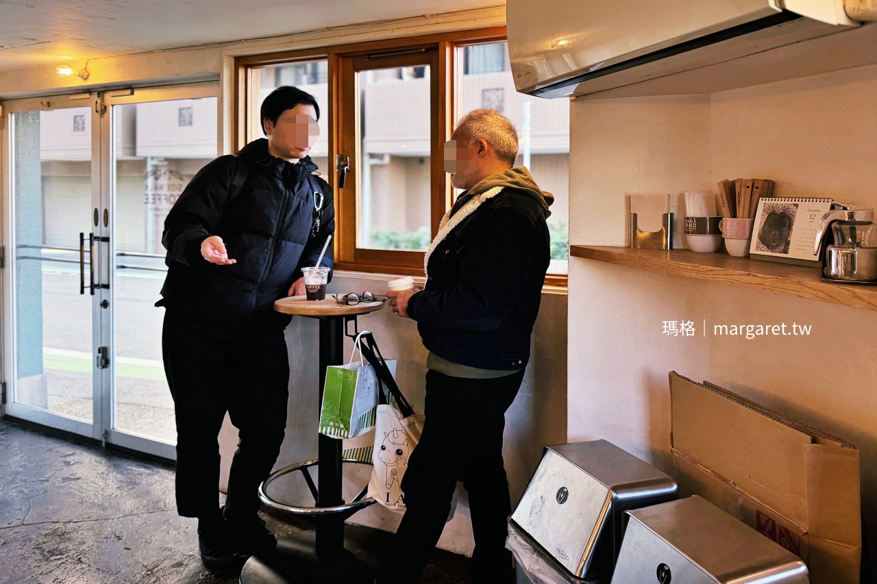 Sidewalk Coffee Stand 中目黑店內陳設 原木色調吧台 無座位立飲設計 簡約開放式空間