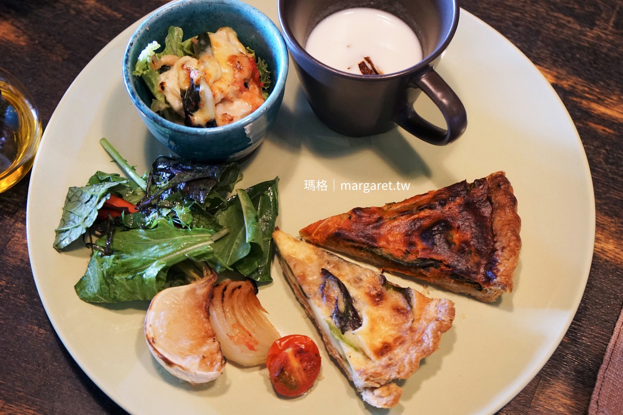 清里engawa古民家咖啡館鹹派套餐，附烤時蔬均衡搭配。