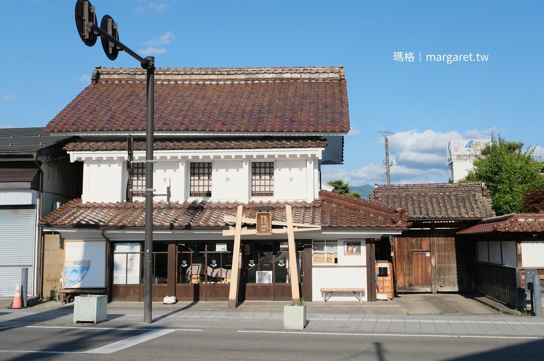 喜多方拉麵神社入口處的筷子造型鳥居。