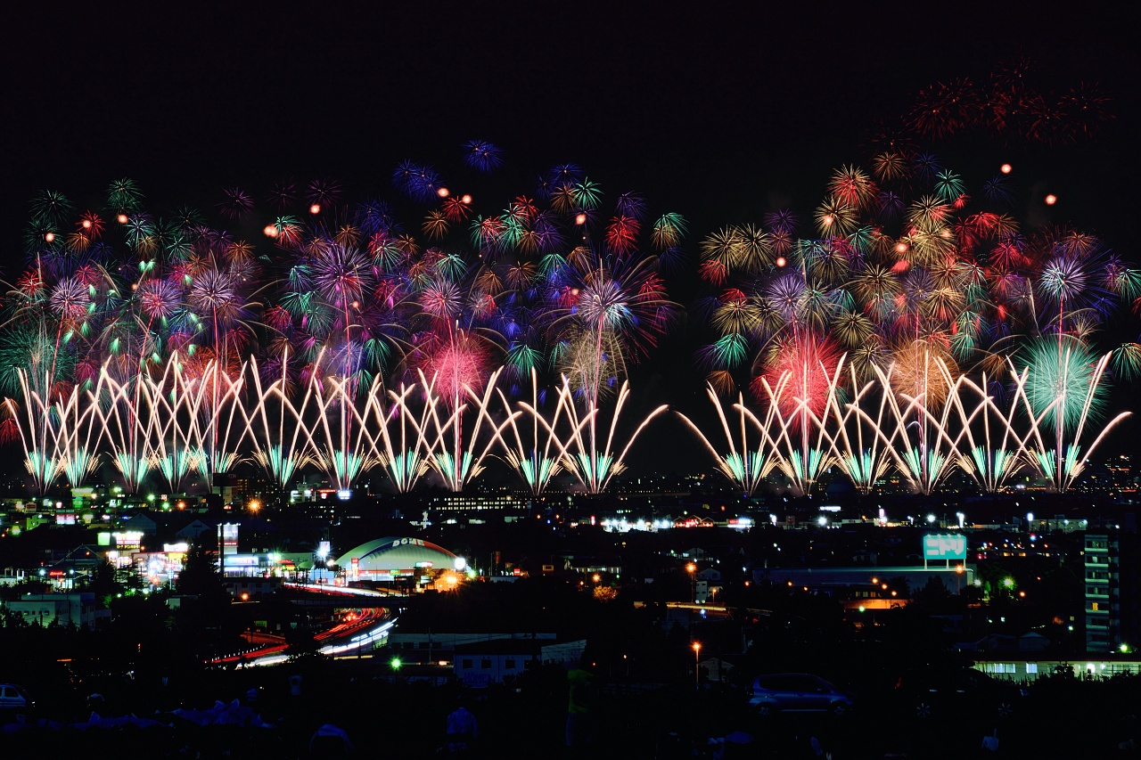 長岡花火 復興祈願鳳凰花火 信濃川河川敷