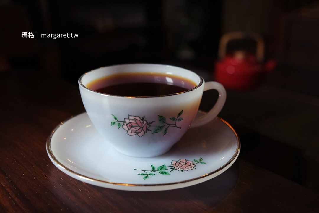 秘氏咖啡。嘉義｜KONO點滴手沖，慢萃昭和時光