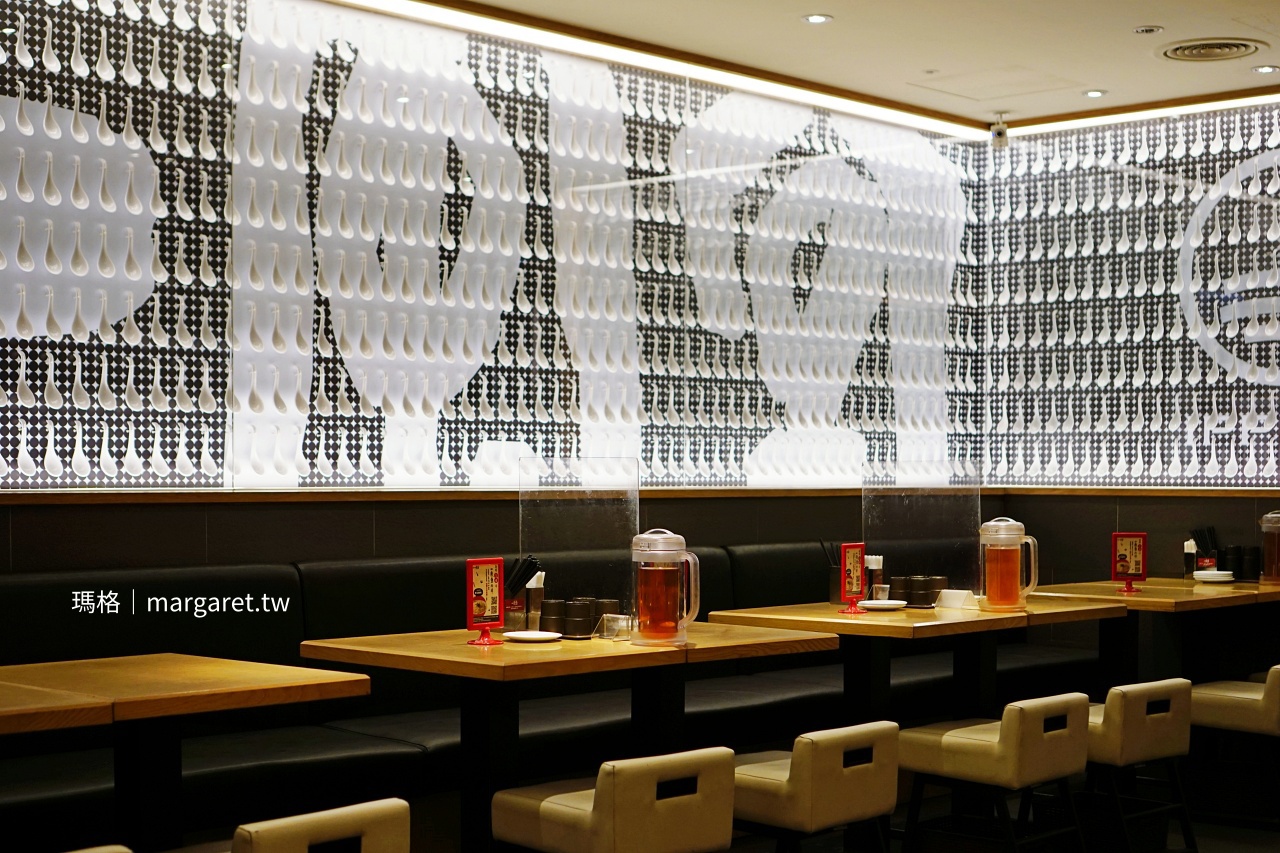 風台北車站店。博多拉麵名店在台北｜紅白餐具象徵紅湯白湯