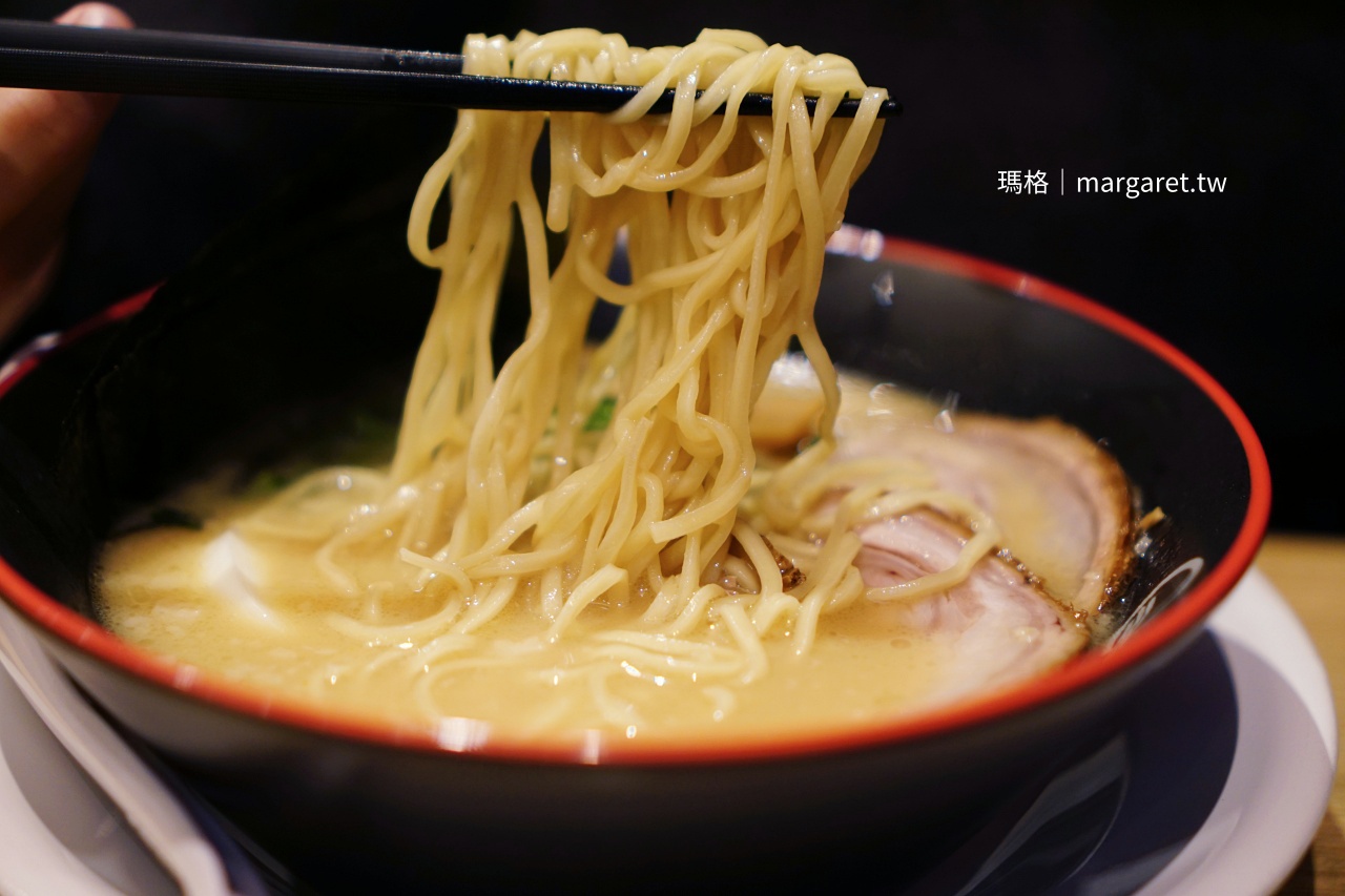 一風堂 特製白丸 1 2玉子拉麵近照 濃郁豚骨甘甜奶味湯底 細麵特硬