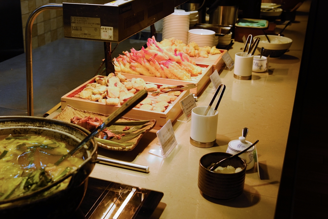 東京灣海鮮丼DIY吃到飽。La Vista海景餐廳｜SACHI 幸 朝食自助餐