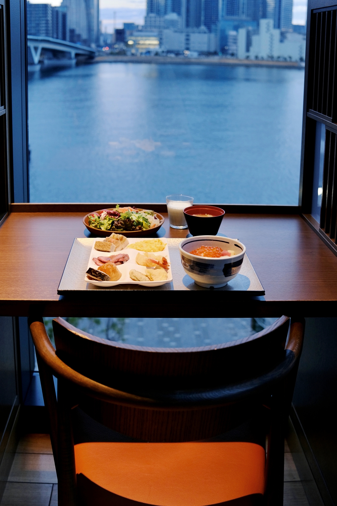 東京灣海鮮丼DIY吃到飽。La Vista海景餐廳｜SACHI 幸 朝食自助餐