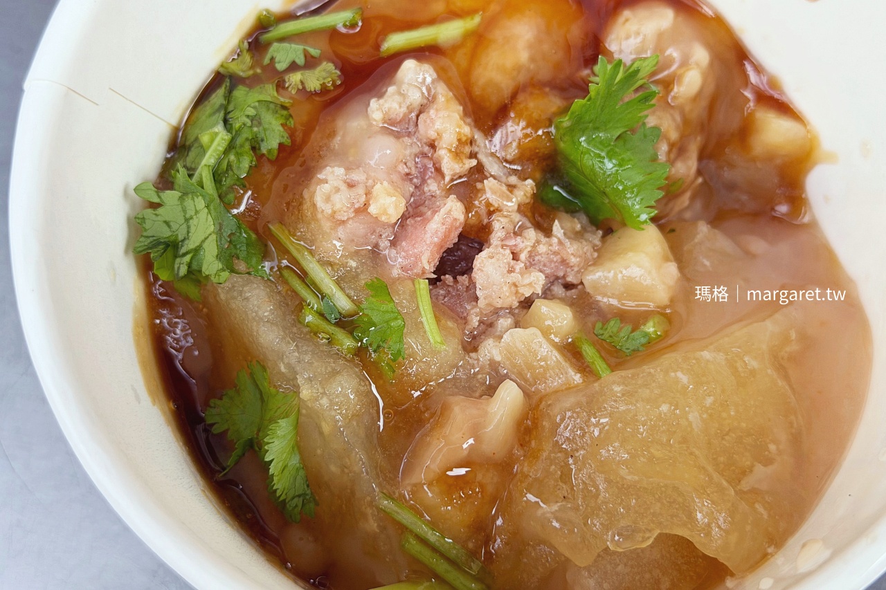 彰化肉圓飽滿的豬肉內餡與筍丁，口感紮實具層次感。