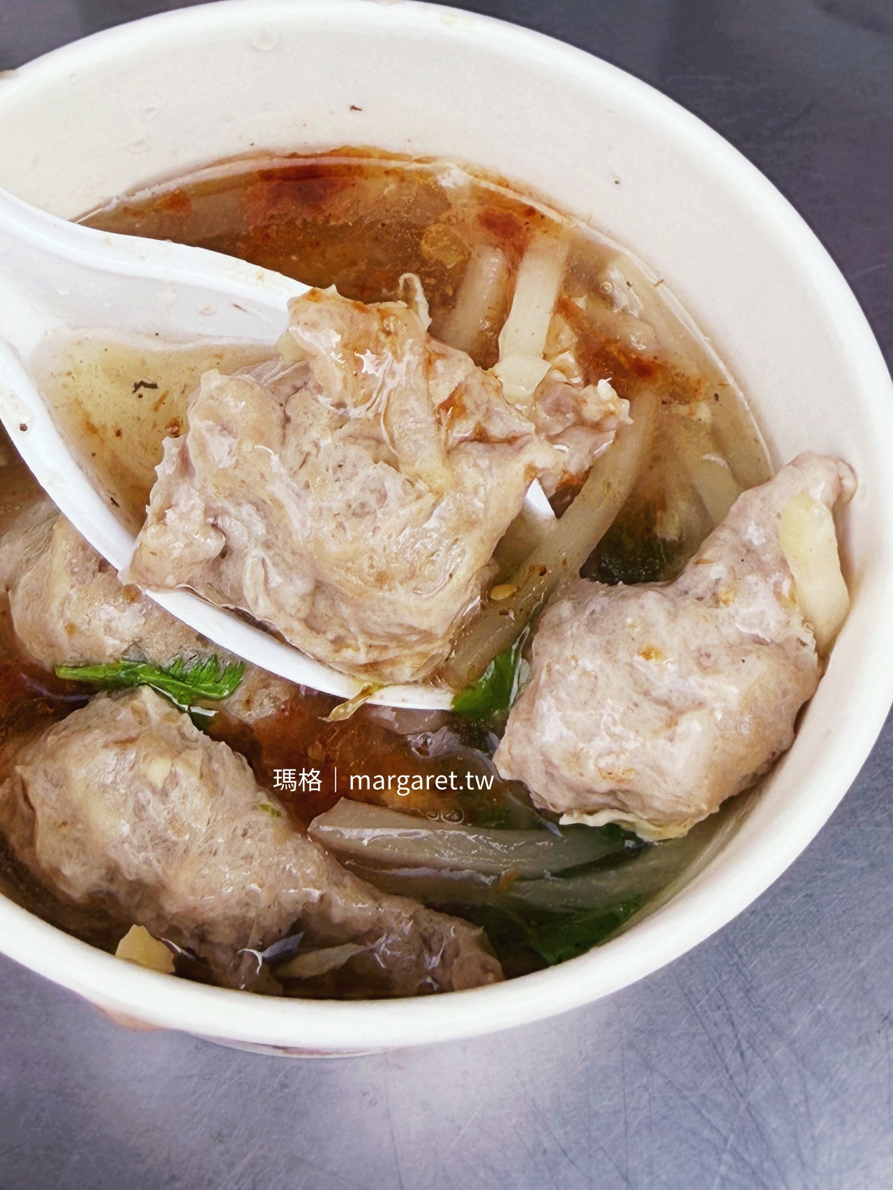 彰化肉圓魷魚羹的赤肉羹，爆香沙茶味。