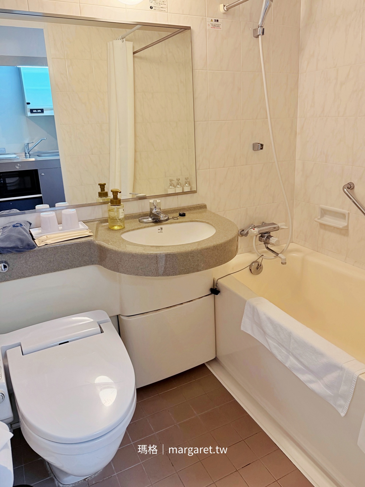 東急STAY四谷。天井花園Free Lounge｜房間專屬洗脫烘衣機、小廚房、智慧電視