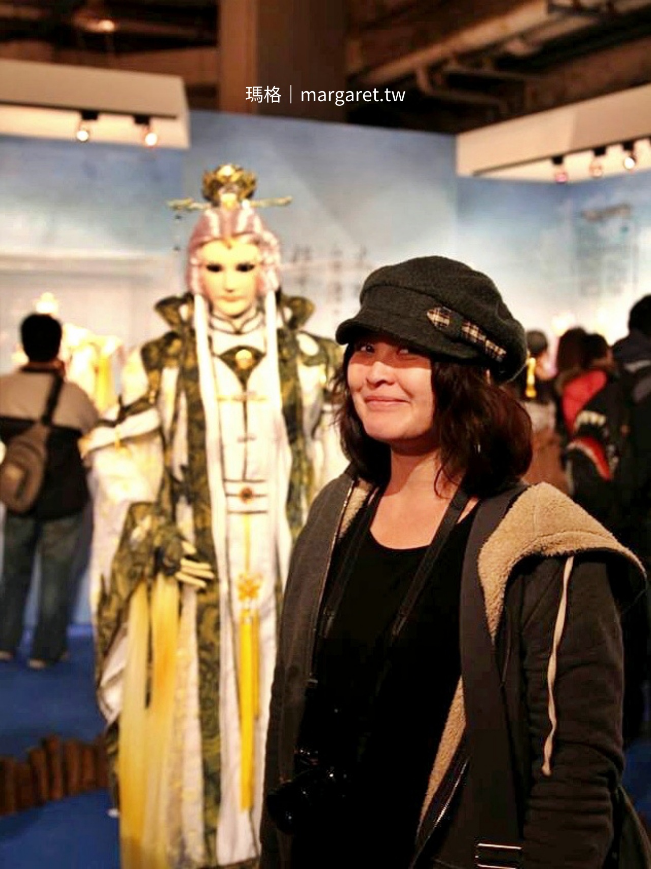 霹靂布袋戲 真人等高素還真戲偶 首度曝光展品 與素還真合照紀念