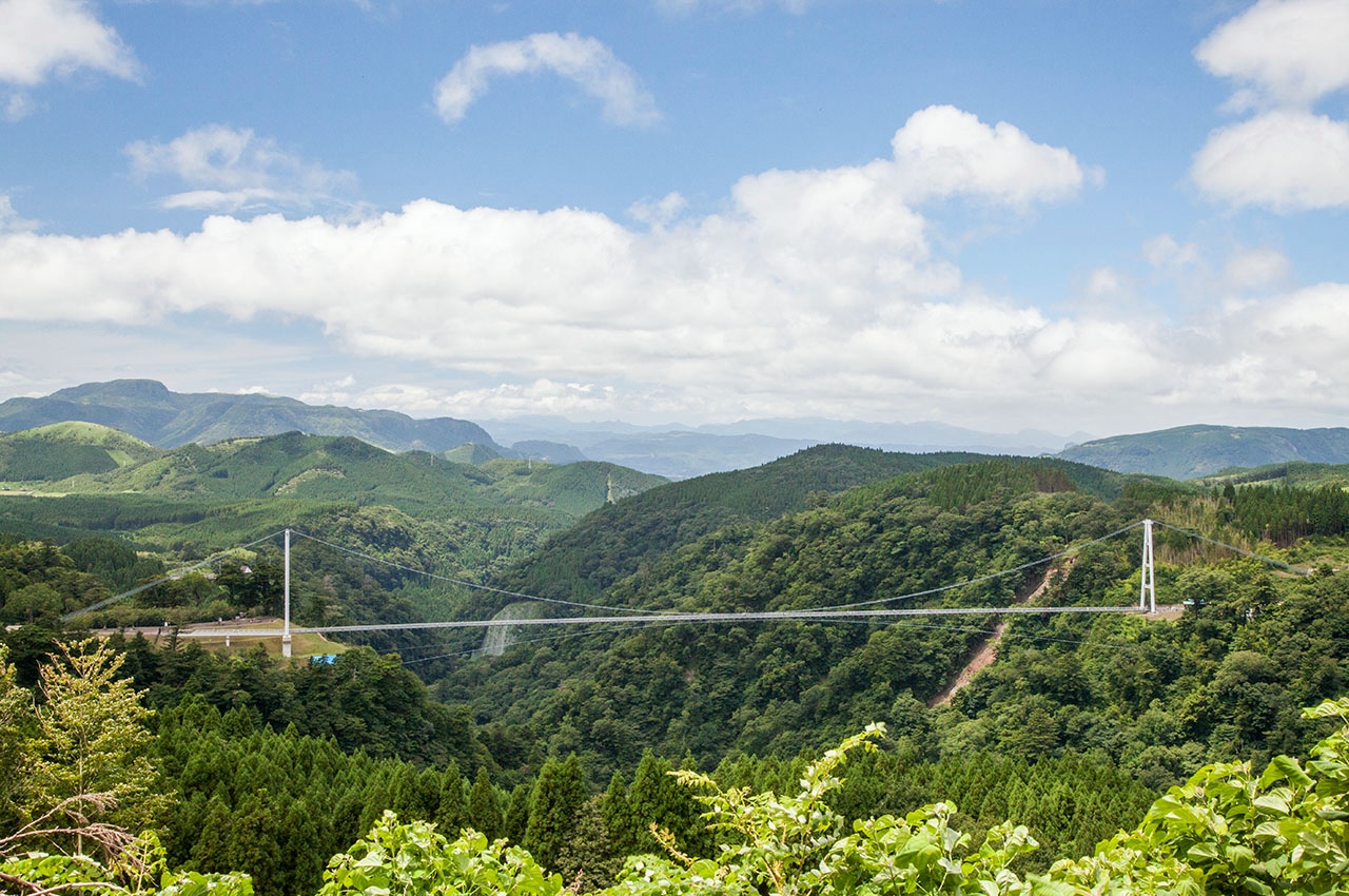 九重夢大吊橋 官網照片全景空拍橋面橫跨鳴子川溪谷