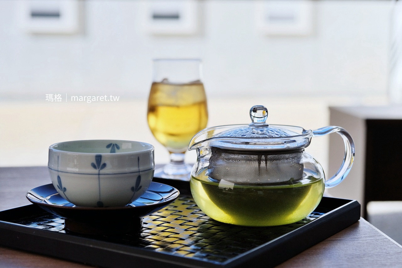 一扇日本料理附餐熱茶與冰茶組合