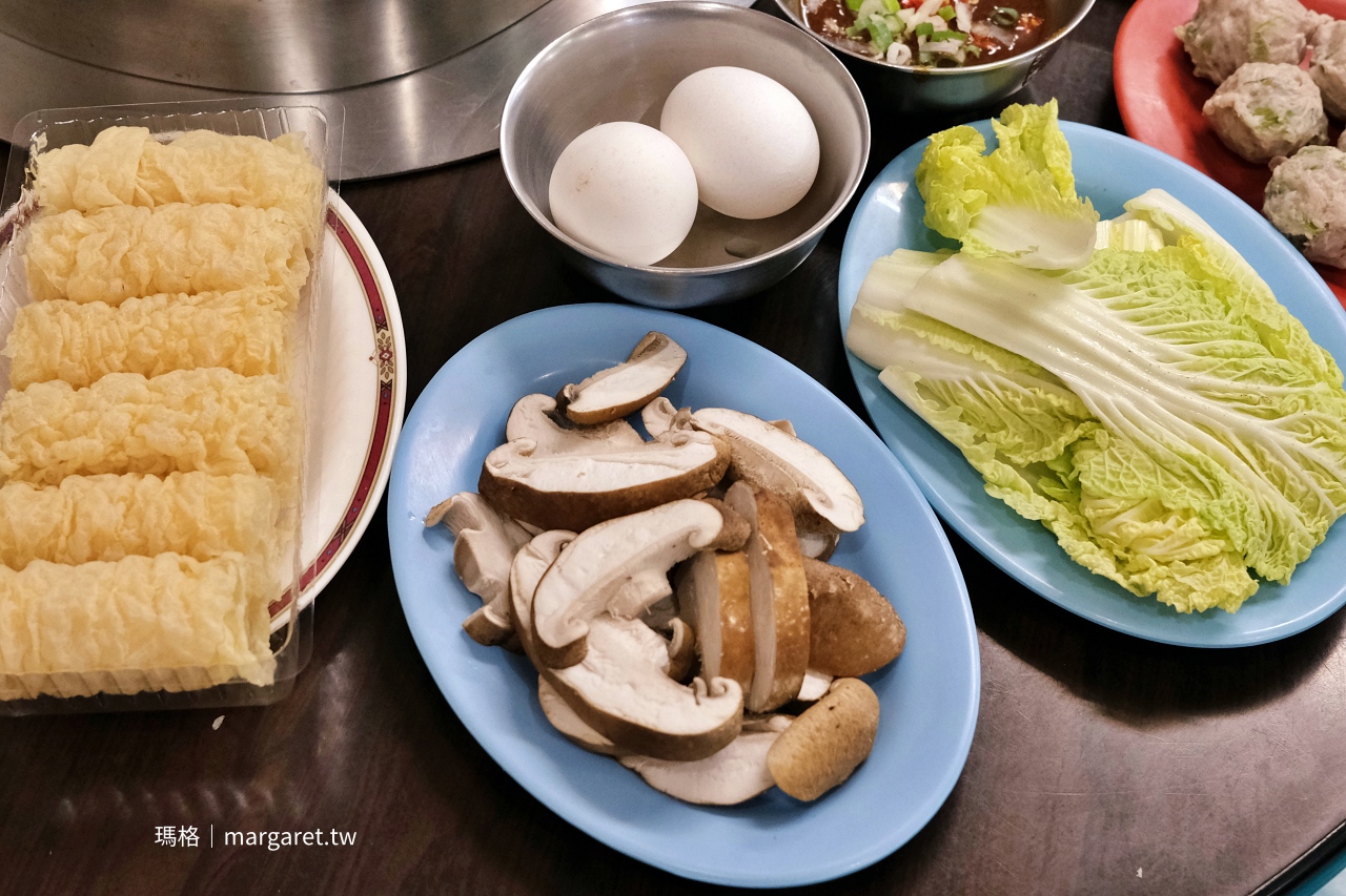 隆賓汕頭火鍋。屏東夜市飄香一甲子｜網推沙茶醬加花生醬才對味真的嗎？