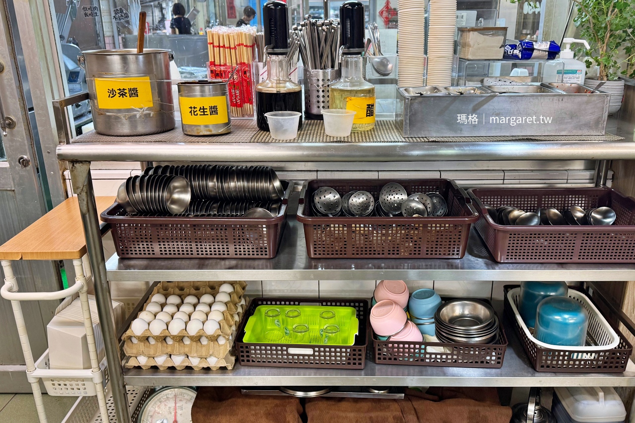 隆賓汕頭火鍋。屏東夜市飄香一甲子｜網推沙茶醬加花生醬才對味真的嗎？