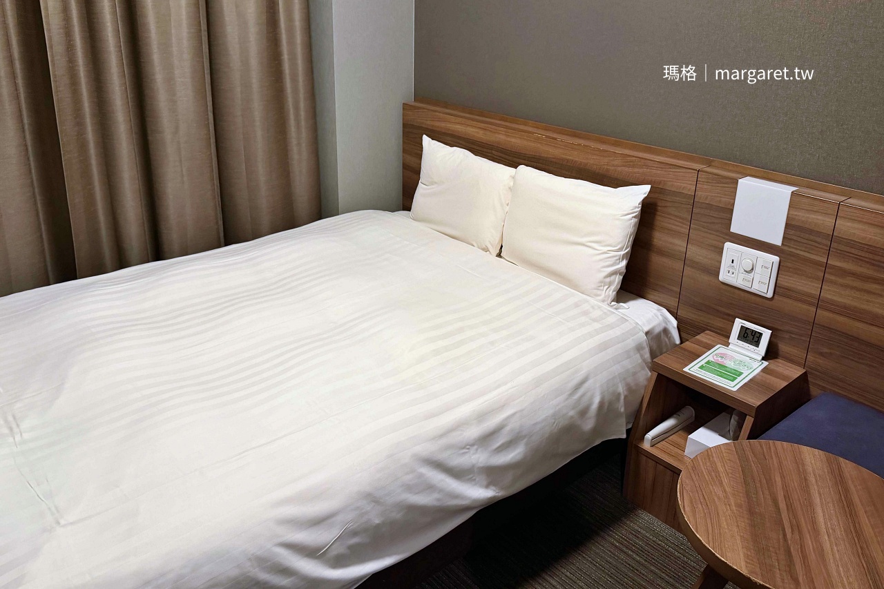 Dormy Inn 高松中央公園雙人房（一大床）房型。